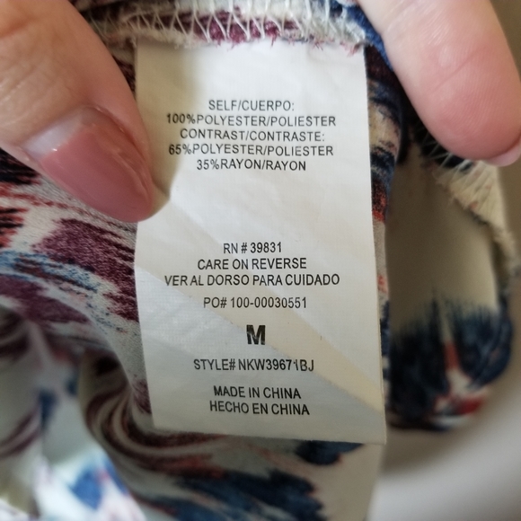 Rewind Short-Sleeve, Maroon Color Block with Blue And Red Pattern Top, Size Medi - Picture 4 of 5